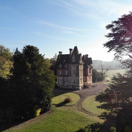 Le Manoir De Benedicte B&B Cahan Bagian luar foto