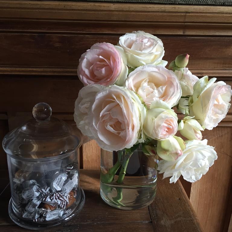 Le Manoir De Benedicte B&B Cahan Bagian luar foto