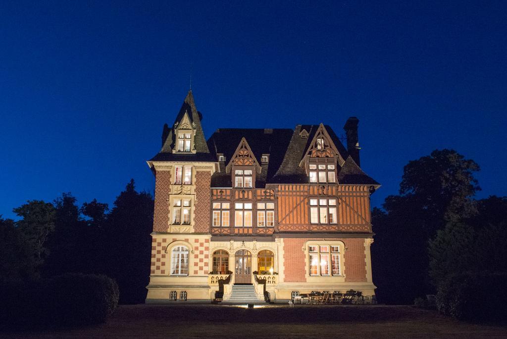 Le Manoir De Benedicte B&B Cahan Bagian luar foto