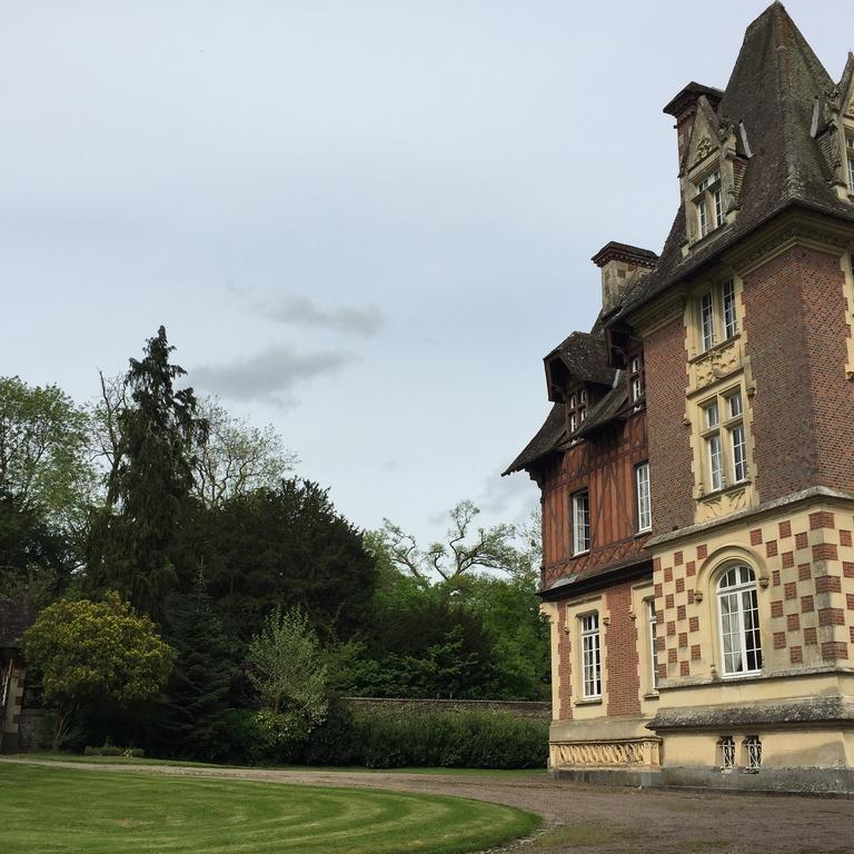Le Manoir De Benedicte B&B Cahan Bagian luar foto