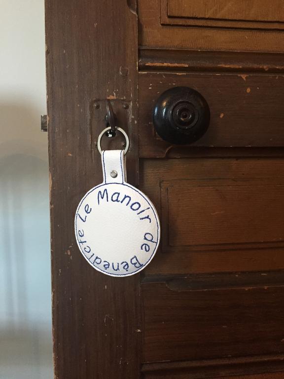 Le Manoir De Benedicte B&B Cahan Bagian luar foto