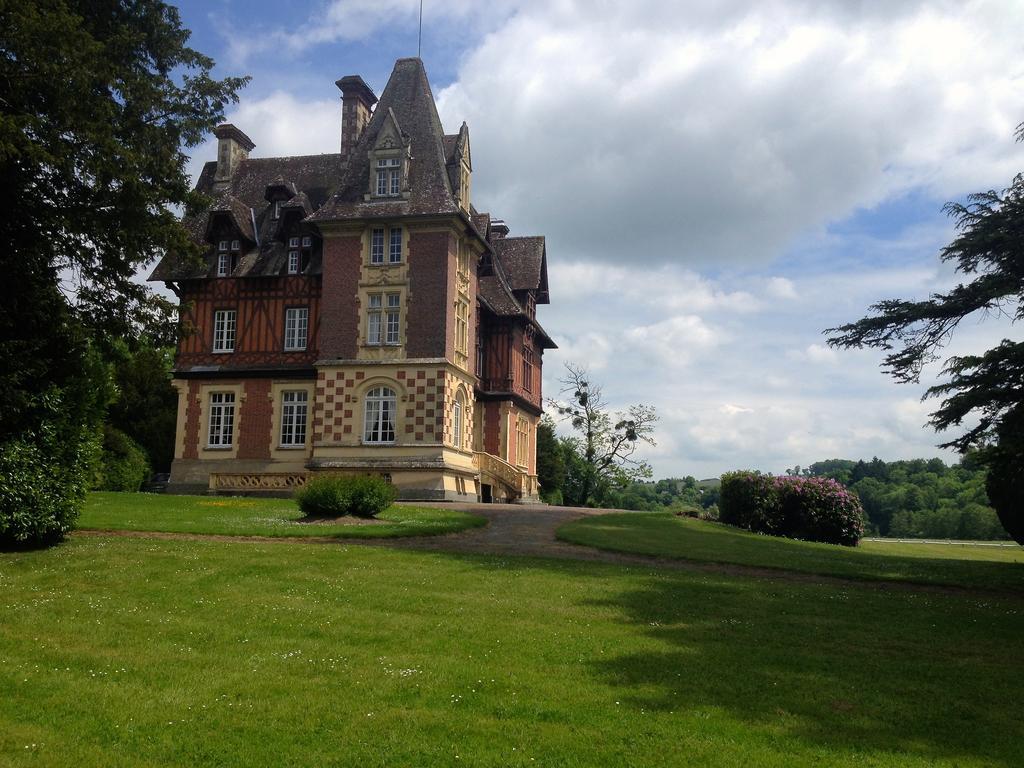 Le Manoir De Benedicte B&B Cahan Bagian luar foto