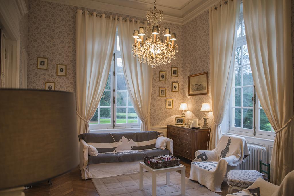 Le Manoir De Benedicte B&B Cahan Bagian luar foto