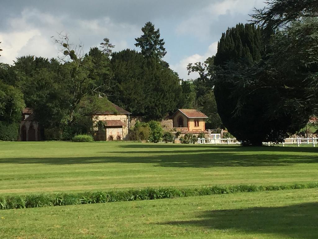 Le Manoir De Benedicte B&B Cahan Bagian luar foto
