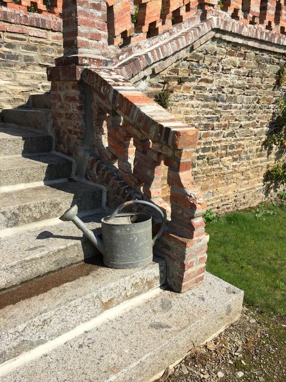 Le Manoir De Benedicte B&B Cahan Bagian luar foto