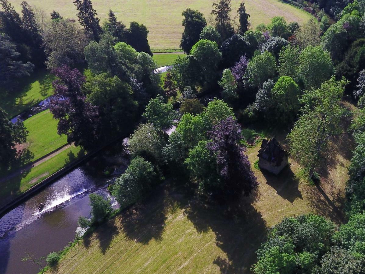 Le Manoir De Benedicte B&B Cahan Bagian luar foto