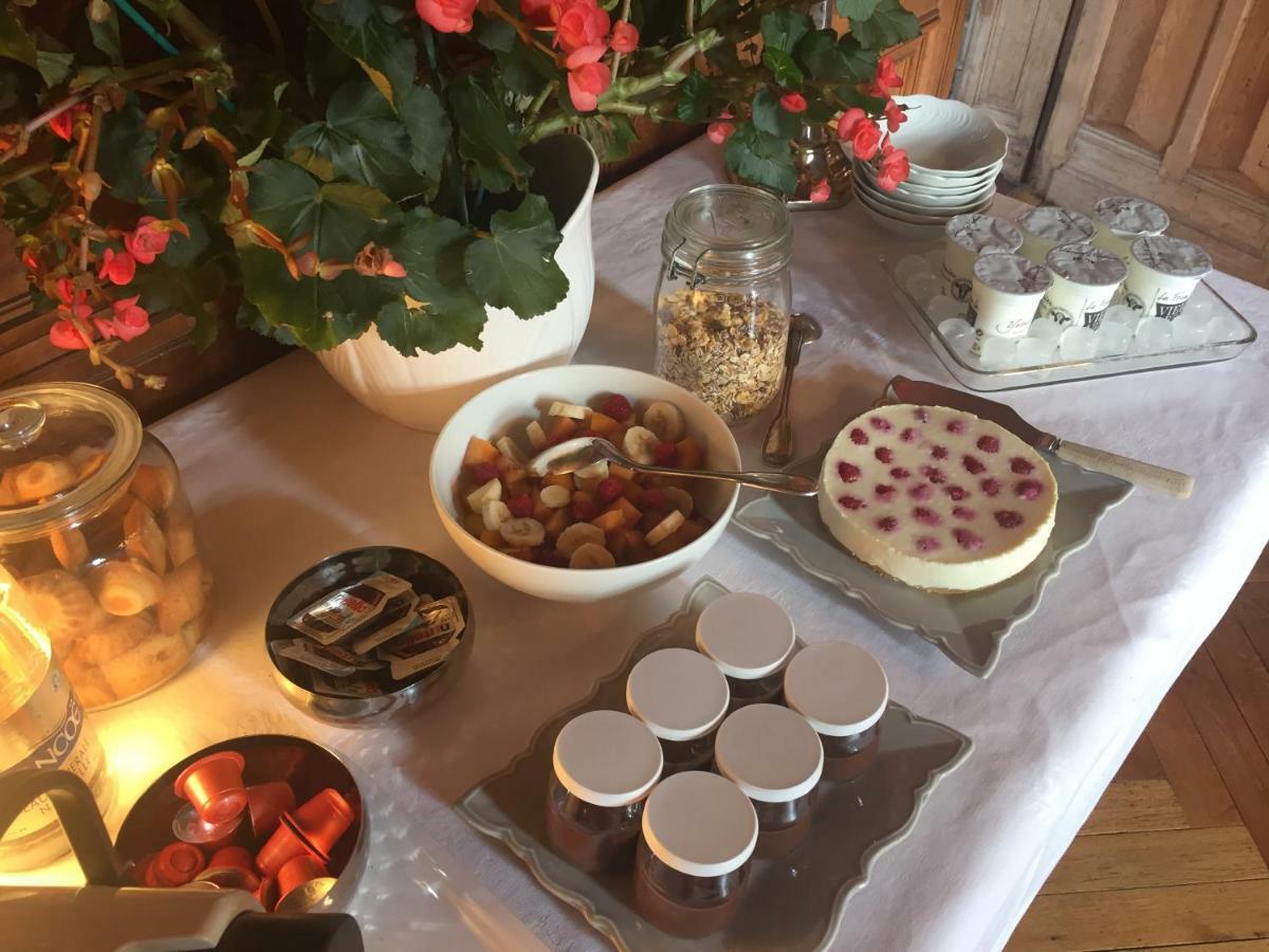 Le Manoir De Benedicte B&B Cahan Bagian luar foto